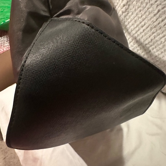 Michael Kors Designer Medium Gray Nylon Shoudler Tote Handbag W/ Outer Pockets - Picture 5 of 13